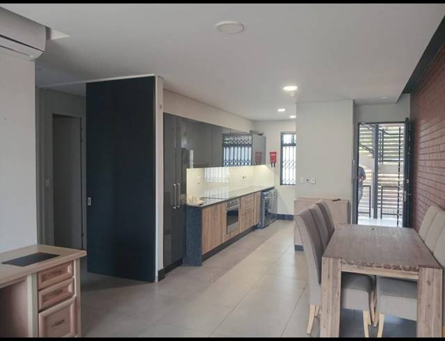 2 BEDROOM PROPERTY TO RENT IN MENLO PARK
